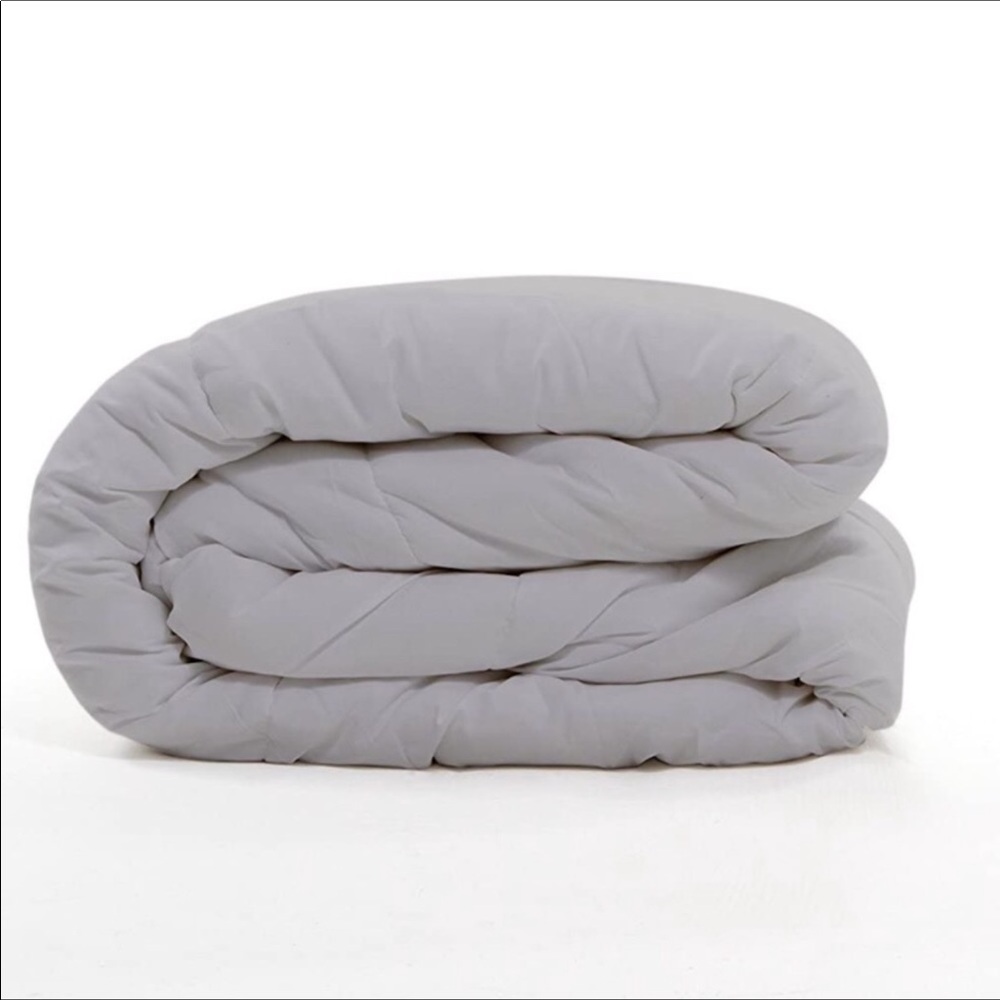 ๐ Comforter Gray Down Alternative New๐
Soft - Picture 2 of 4